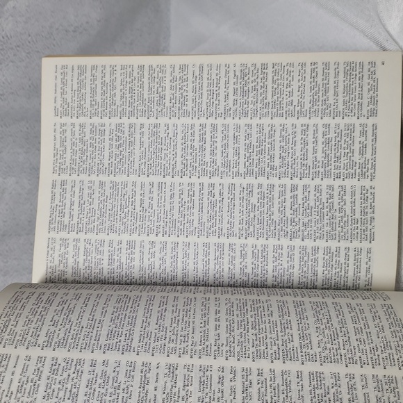 Who's Who Among American High School Students - VOL V - VINTAGE - Picture 5 of 14